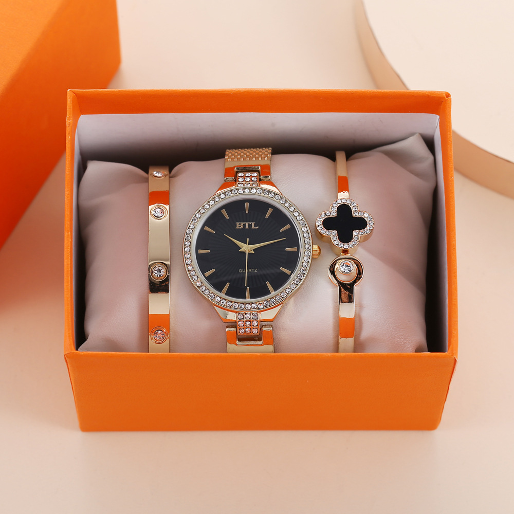 Wholesale 2023 Creative Birthday Christmas Valentine Gift Set Watch And Bracelet Gift Set For Women